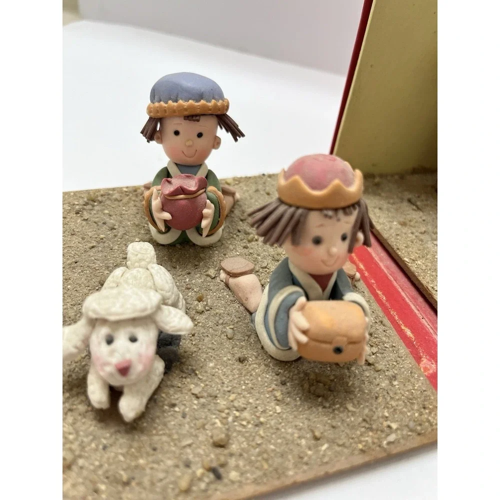 Vintage Christmas Fold Out Nativity Scene 8 Claymation Style Figures 5x4